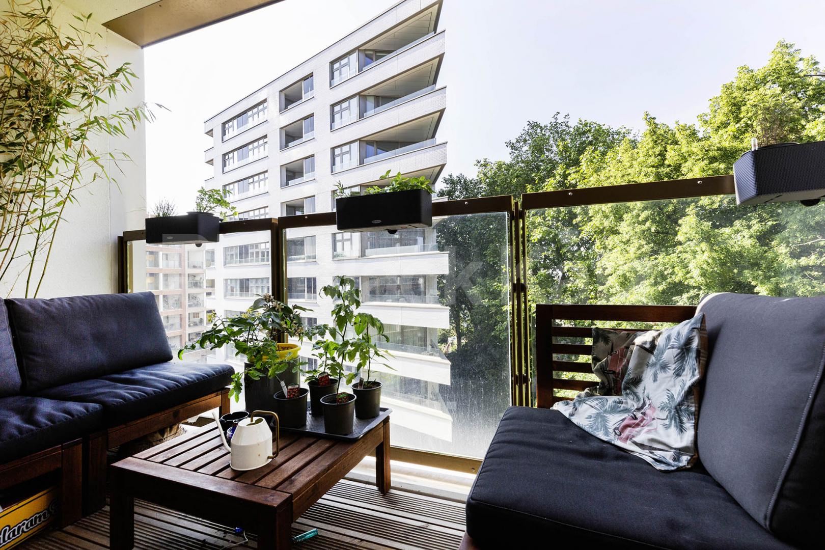 Stylish and modern 2 bedroom 2 bathroom apartment with south facing balconies  Market Road, Islington